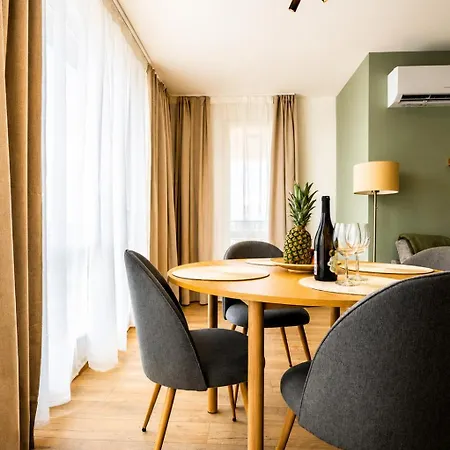 Vesta View- Panoramic Apartment With Free Parking In Veliko Tarnovo Apartment